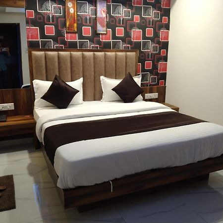 Hotel Sun Shine Ahmedabad Exterior foto